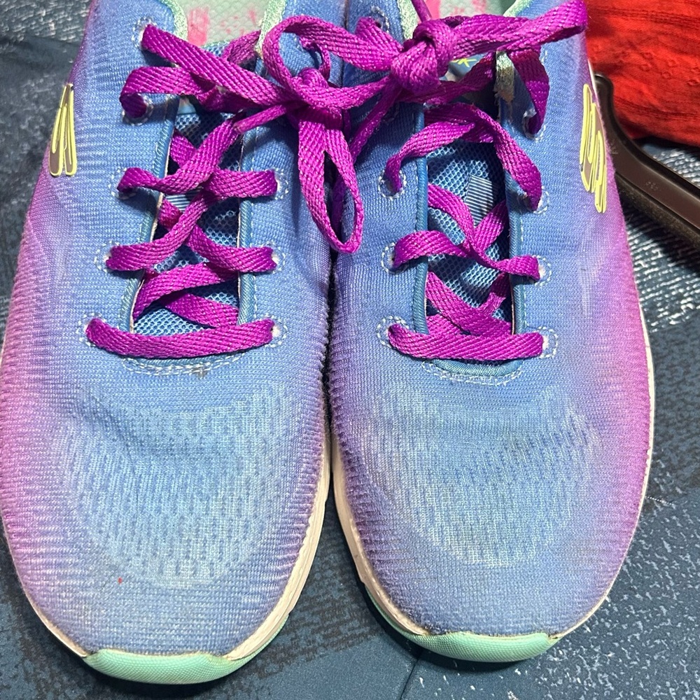 Skechers